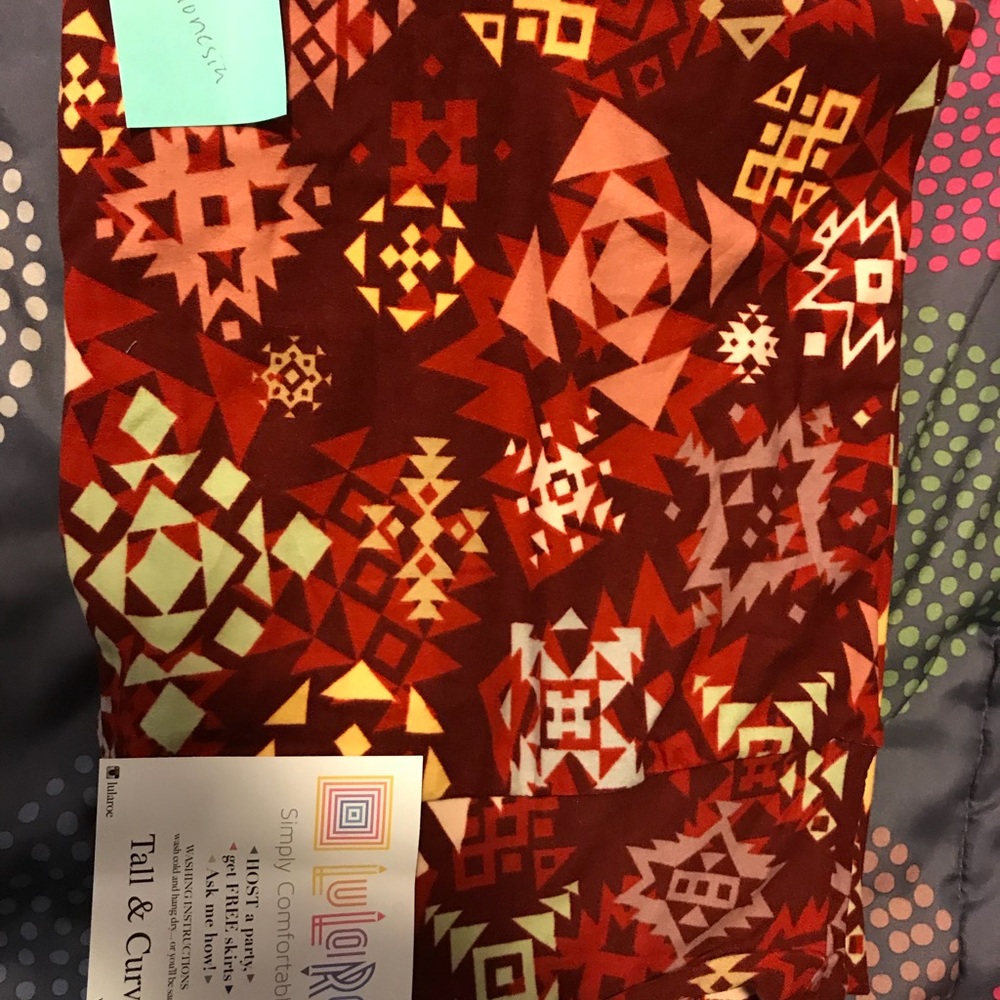 BNWT LuLaRoe Tall & Curvy Leggings